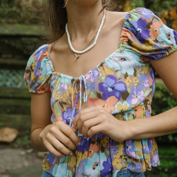 128.Nwt O'Neill‎ Floral Multicolor Women's Top - Picture 1 of 5